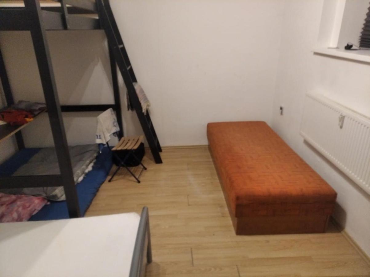 Economy Flat 18 Minutes From Vaclavske Namesti Prag Dış mekan fotoğraf